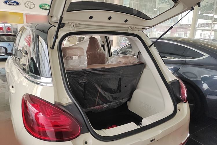 Used Wuling Bingo 2025 333 km Enjoyment Version Trunk