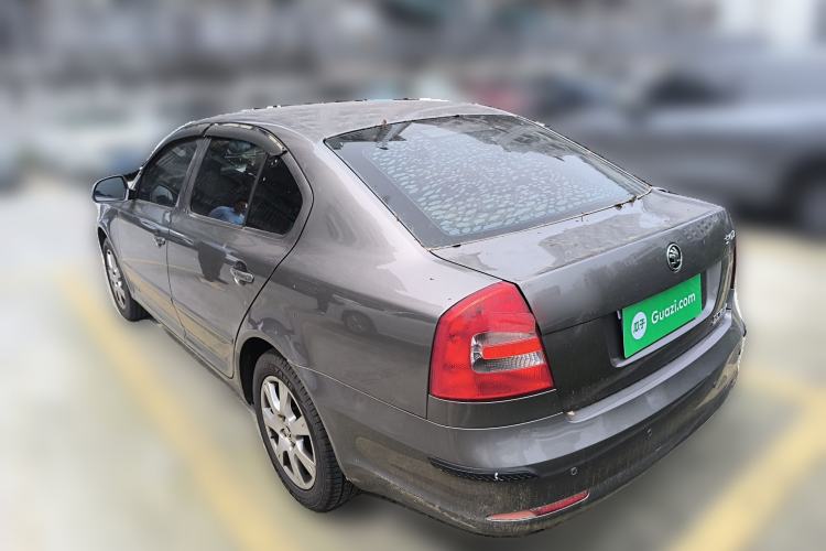 Used Skoda Octavia 2015 Classic Model 1.6L Manual Eado Version
