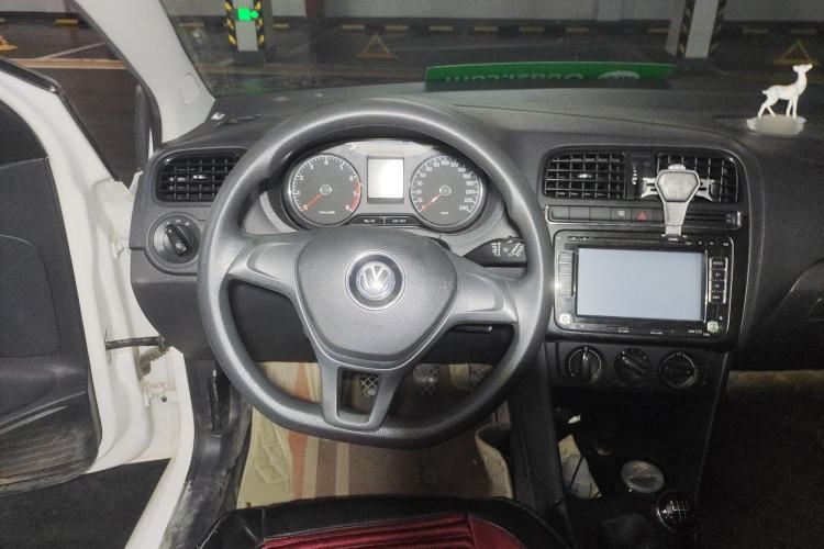 Used Volkswagen Polo 2014 1.4L Manual Fashion Edition
