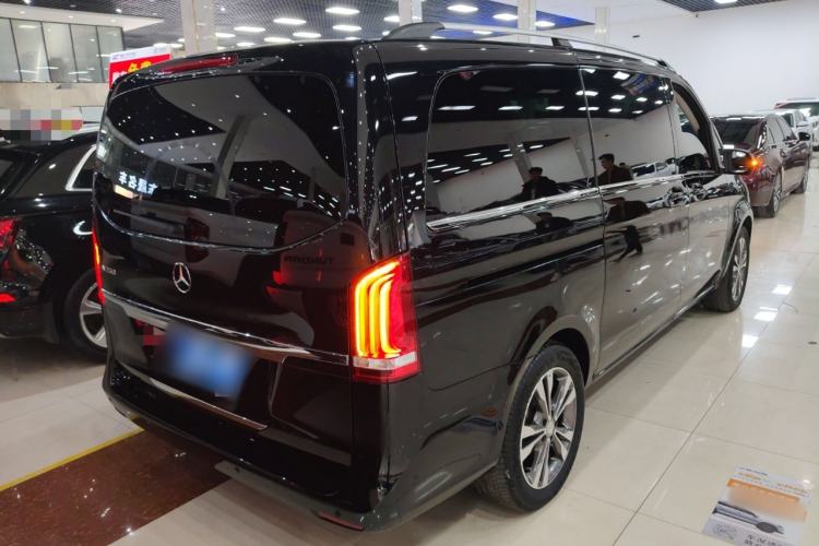 Used Mercedes-Benz V-Class 2017 V 260 Avantgarde Edition