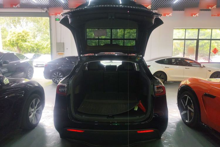 Used Tesla Model Y 2024 Rear-Wheel-Drive Version Trunk