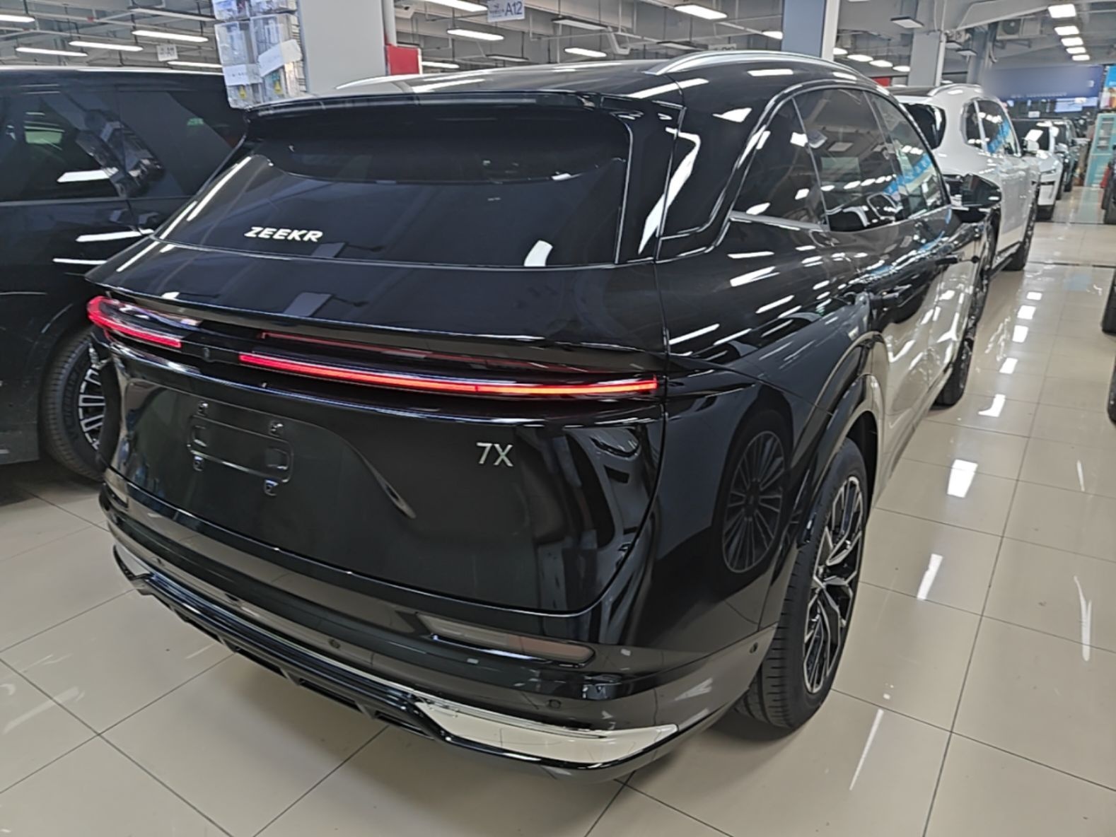 Zeekr 7X 2026 75kWh Rear-Drive MAX Edition — снимка 6