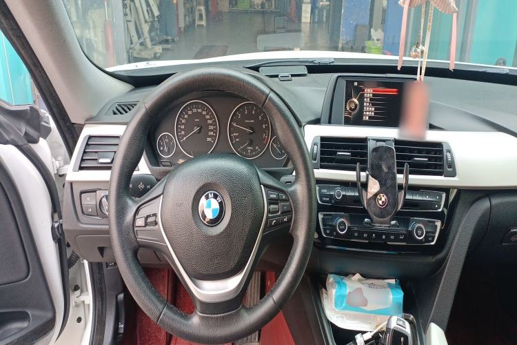 Used BMW 3 Series GT 2016 320i Fashion Model Steering Wheel