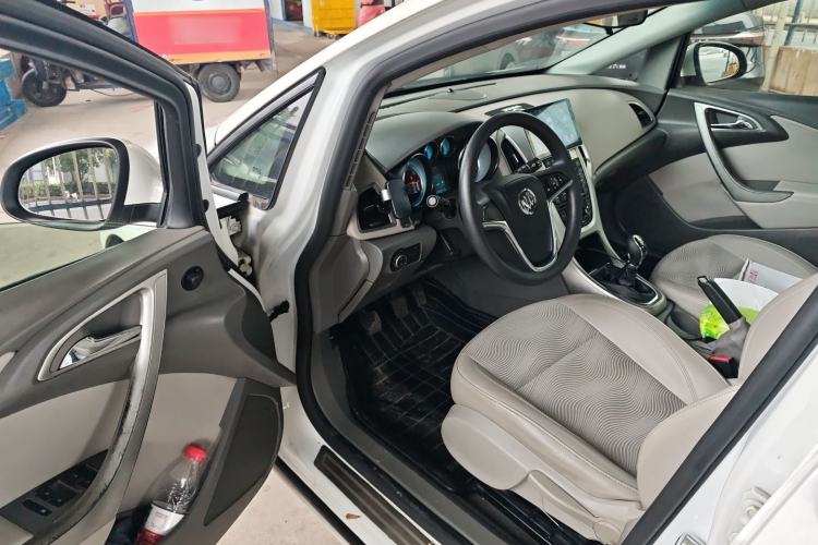 Used Buick GT 2013 XT 1.6L Manual Entry-Level Model