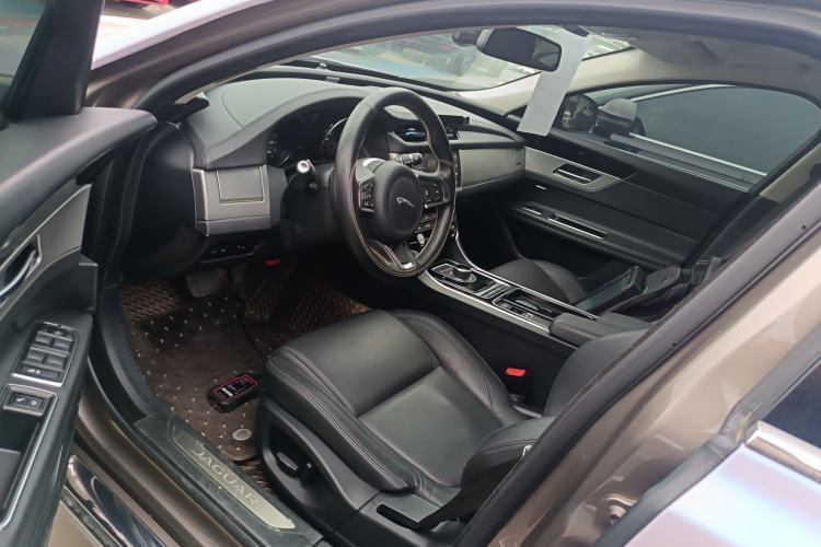 Used Jaguar XFL 2018 XFL 2.0T 200PS Luxury Edition Driver Seat
