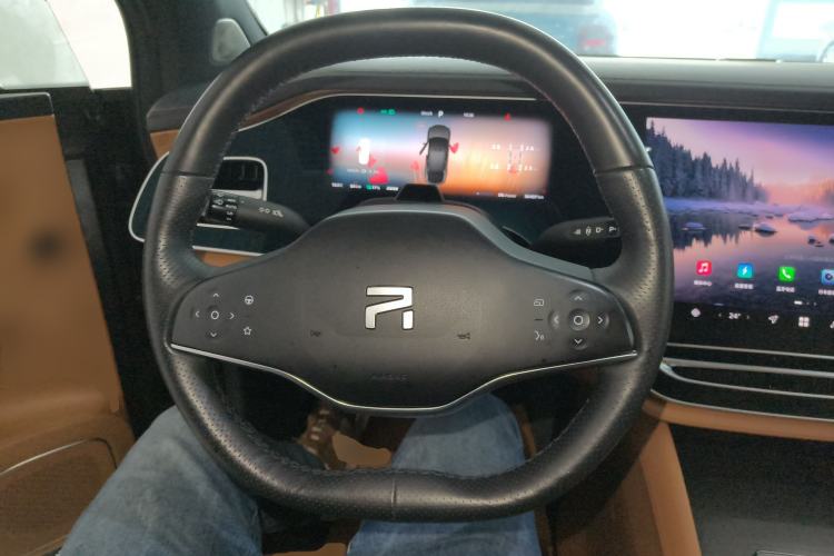 Used Rising R7 2023 Rear-Drive Screen King Pro Edition