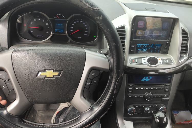 Used Chevrolet Captiva 2017 2.4L 4x4 Flagship Edition 7-Seater
