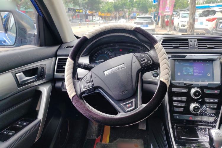 Used Haval H2 2017 Red-Label 1.5T Manual Two-Wheel Drive Luxury Model