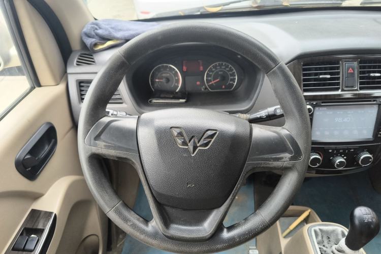 Used Wuling Rongguang 2014 1.2L S Standard Model