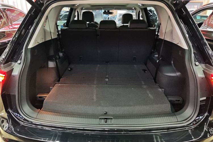 Used Volkswagen Tiguan L 2024 380TSI Automatic All-Wheel Drive R-Line Enhanced 7-Seater