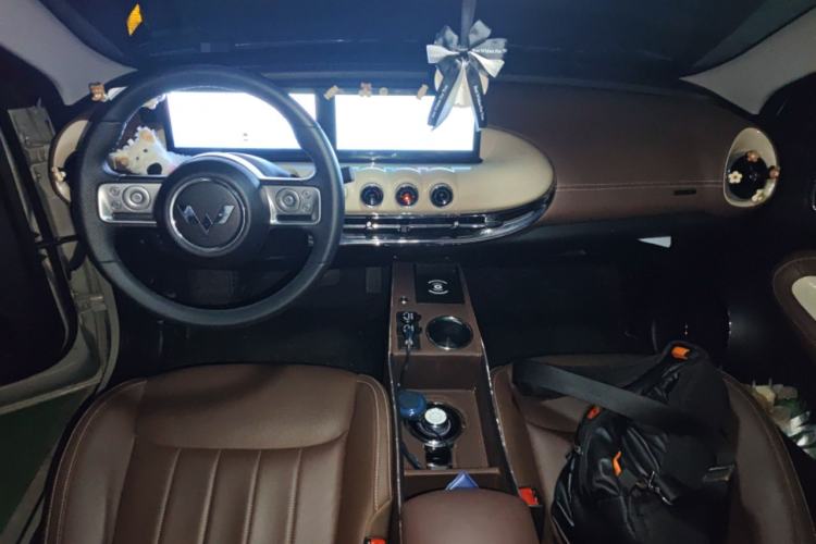Used Wuling Bingo 2023 333 km Lingxi Connected Version Center Console