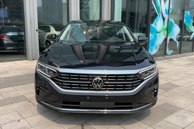 Used Volkswagen Passat 2024 380TSI Dragon Glory Edition Exterior 1