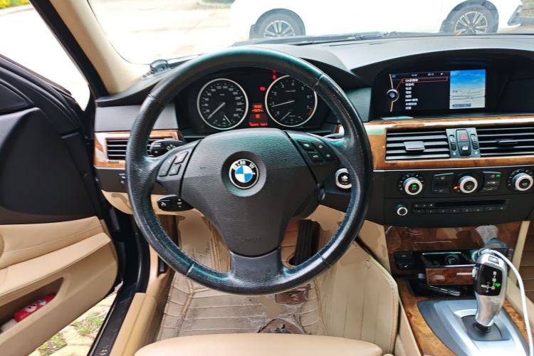 Used BMW 5 Series 2010 530Li Luxury Model Steering Wheel