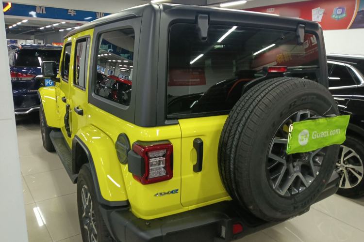 Used Jeep Wrangler New Energy 2022 Four-Door 2.0T 4xe Sahara Fluorescent Yellow Limited Edition