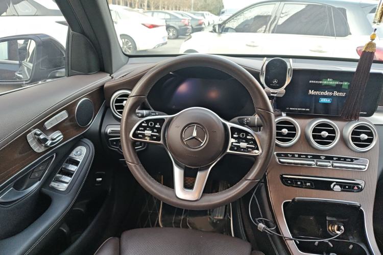 Used Mercedes-Benz GLC 2022 GLC 260 L 4MATIC Luxury Model Steering Wheel