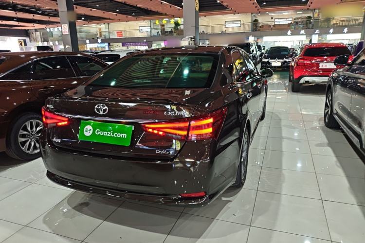 Used Toyota Crown 2015 2.0T Fashion Edition
