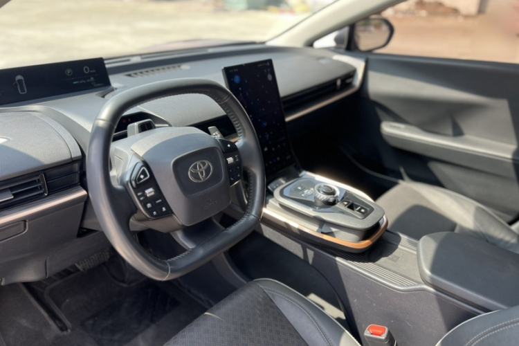 Used Toyota bZ3 2023 616 km Long-Range Premium
