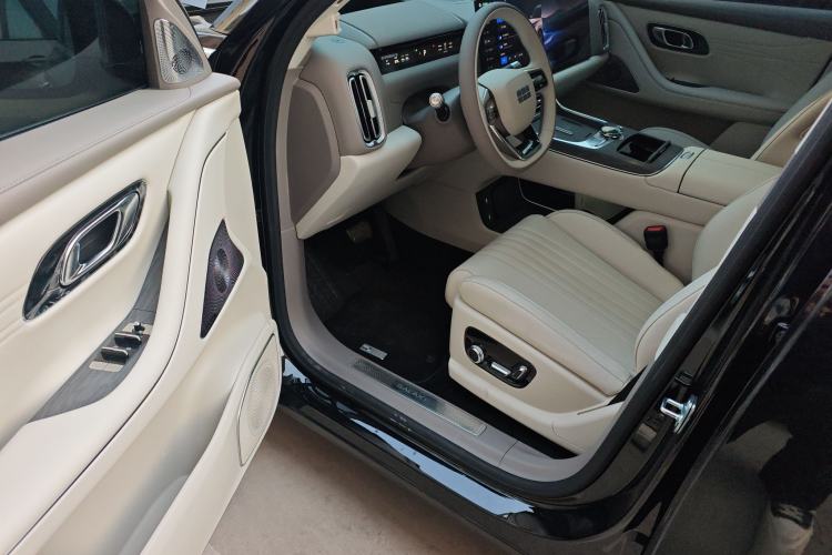 Used Geely Galaxy Galaxy M9 2025 Model 210km Four-Wheel-Drive Leading Edition