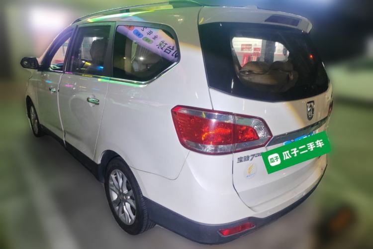 Used Baojun 730 2014 1.5L manual luxury trim 7 seats
