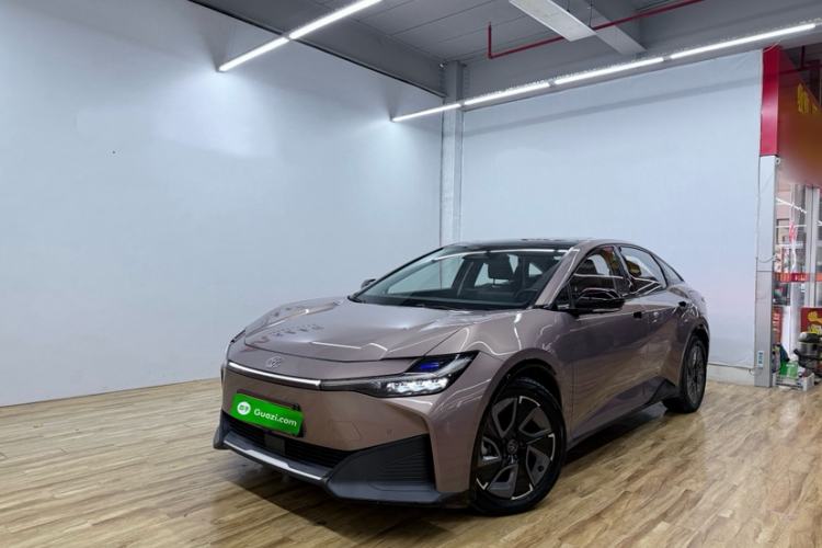 Used Toyota bZ3 2023 616 km Long-Range PRO