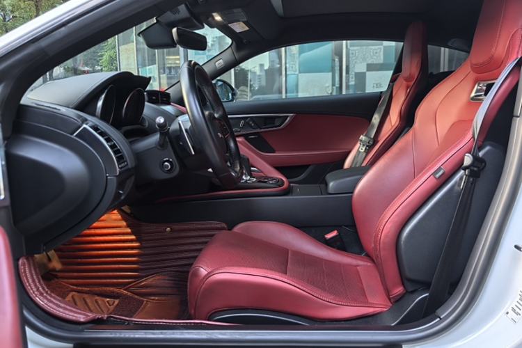 Used Jaguar F-TYPE 2019 2.0T Hardtop Version
