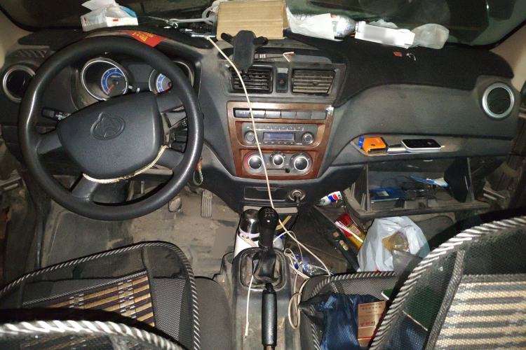 Used CHANGAN KAICHENG Ruixing M60 2019 1.5L Standard Version China VI Emission Standard 5/6 Seats DAM15KR Center Console