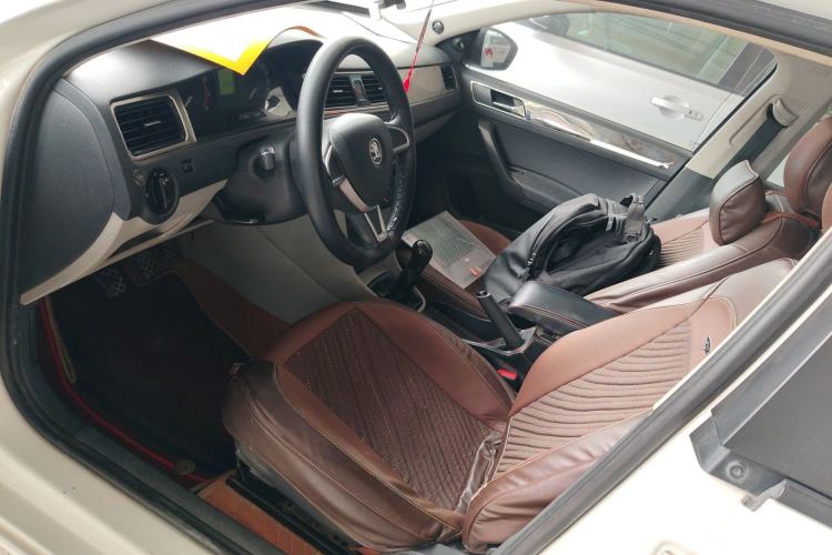 Used Skoda Rapid 2016 1.6L Manual Front-Wheel-Drive Version