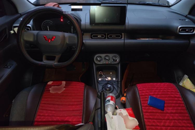 Used Wuling Hongguang New Energy 2024 All-Electric Model 300KM Standard Version Center Console