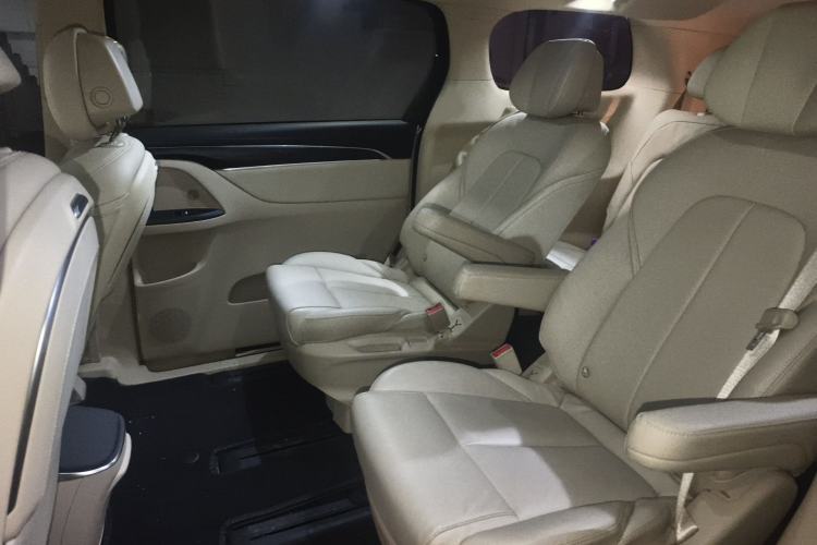 Used Buick GL8 2023 ES Lu Zun Deluxe Model
