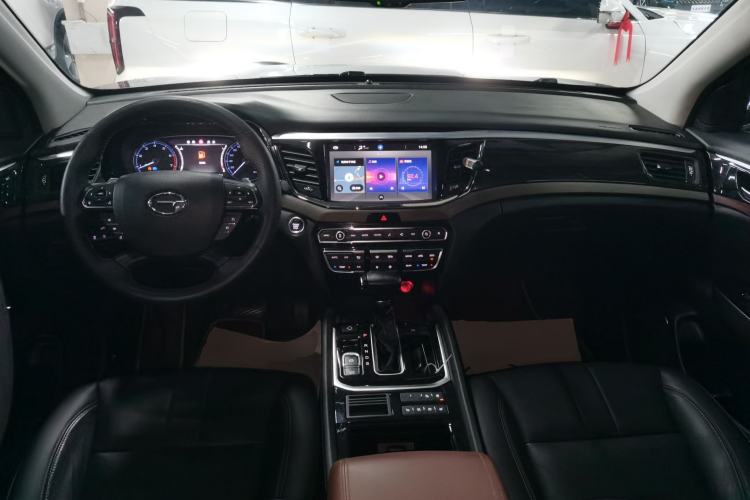 Used GAC Trumpchi GS8 2017 320T Two-Wheel Drive Luxury Smart Connectivity Version (7 Seats)
