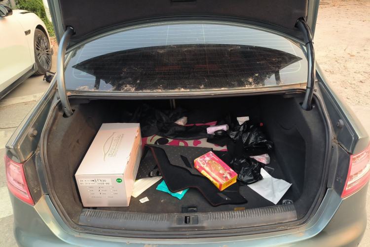 Used Audi A4L 2011 2.0 TFSI Comfort Model Trunk