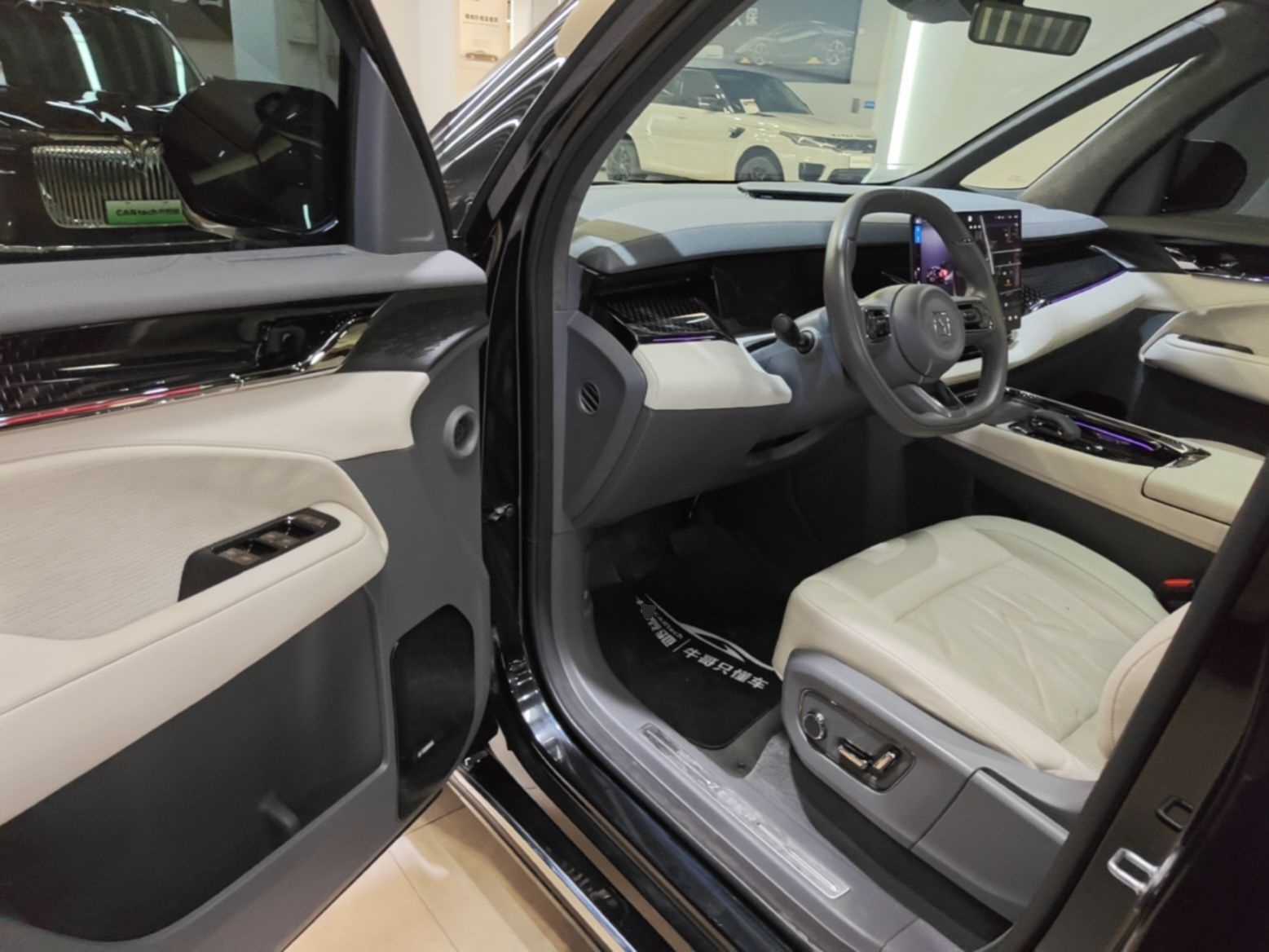 Zeekr 009 2024 7-Seater Walk-Through Version Four-Wheel Drive 108 kWh — снимка 18