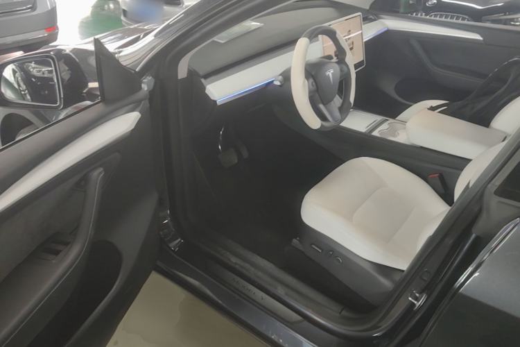 Used Tesla Model Y 2024 Rear-Wheel-Drive Version
