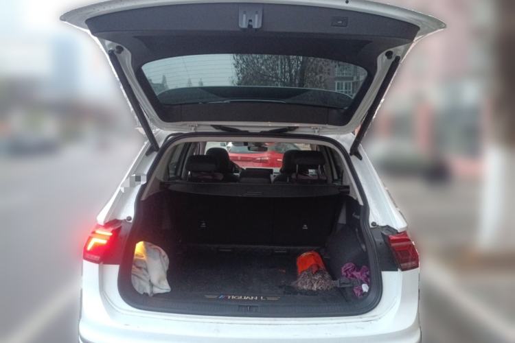 Used Volkswagen Tiguan L 2023 Restyled 330TSI Automatic Two-Wheel Drive R-Line Enhanced Comfort Version Trunk