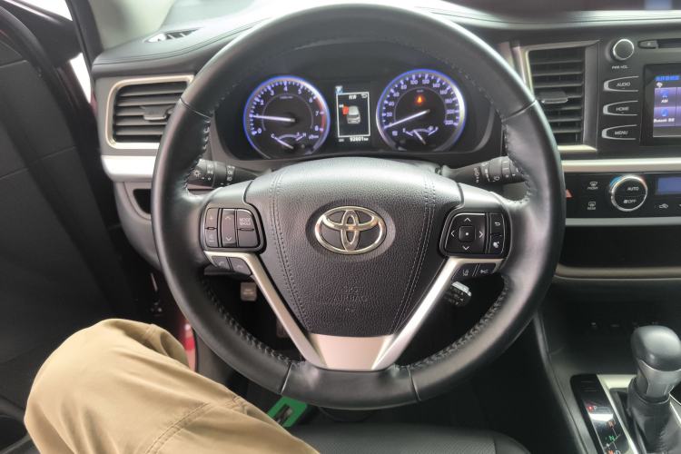 Used Toyota Highlander 2018 2.0T Four-Wheel Drive Luxury Edition 7 Seats China V Emission Standard
