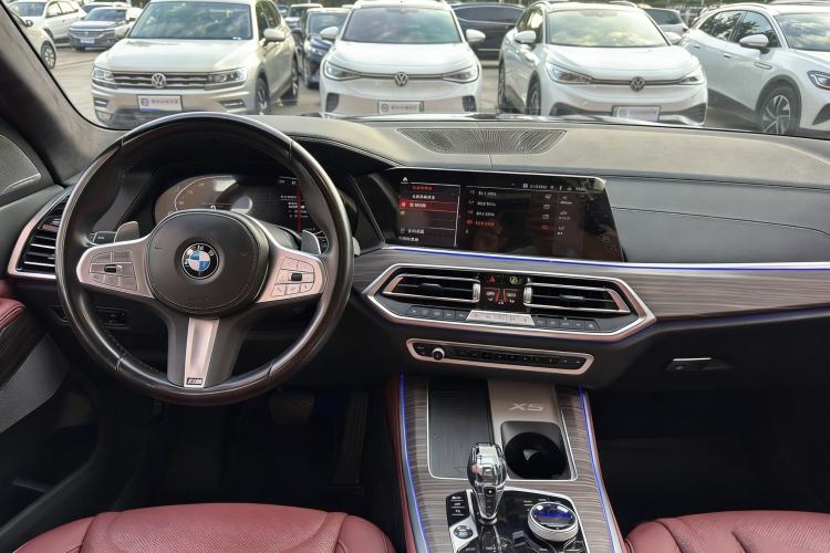 Used BMW X5 2022 Restyled xDrive 30Li Luxury Version M Sport Package
