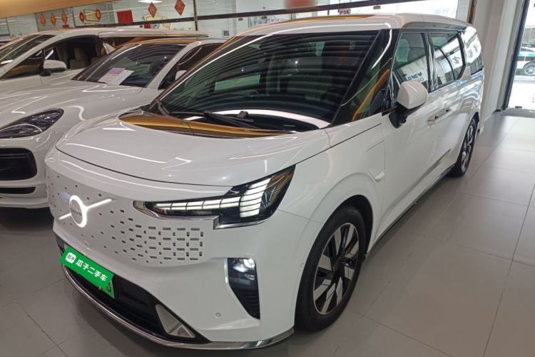 Used Volvo EM90 2025 Ultra Six-Seater