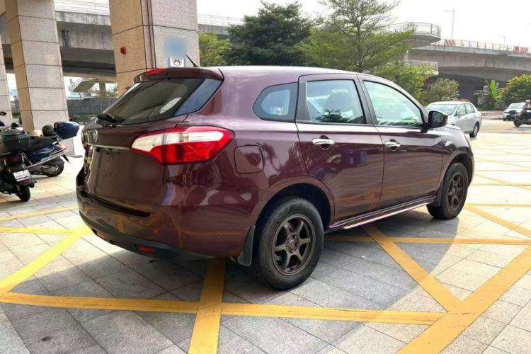 Used Venucia T70 2015 1.6L Manual Ruixing Edition Exterior 2