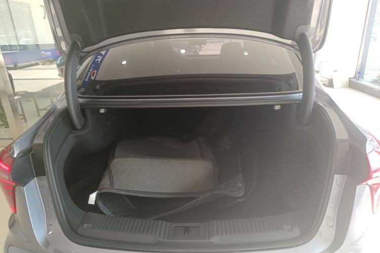 Used Hongqi H5 2023 2.0T Automatic Smart Connect Flagship Edition
