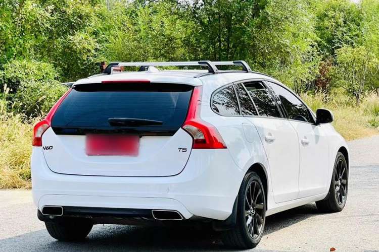 Used Volvo V60 2015 T5 Zhiyi Edition