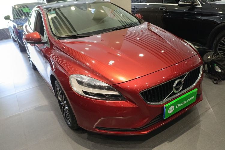 Used Volvo V40 2017 T3 Zhiyi Edition
