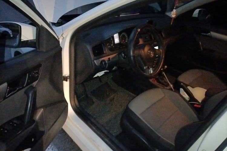 Used Volkswagen Gran Lavida 2013 1.6L Automatic Fashion Model
