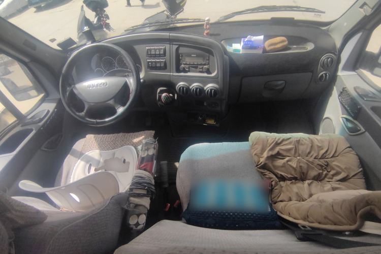 Used Iveco Power Daily 2013 3.0T-A37 Dual-Purpose Low-Roof F1C Van
