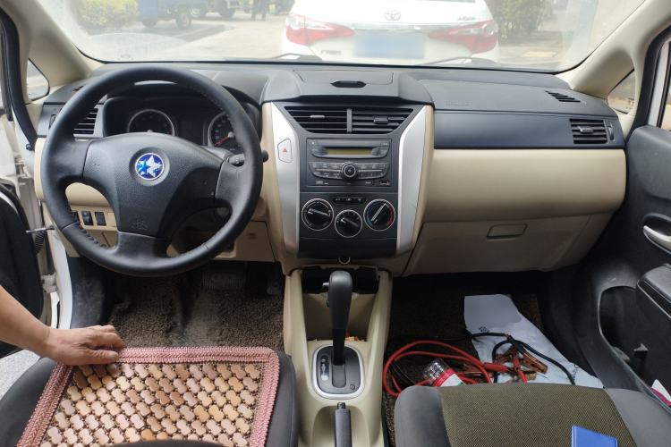 Used Venucia R50 2013 1.6L Automatic Fashion Edition