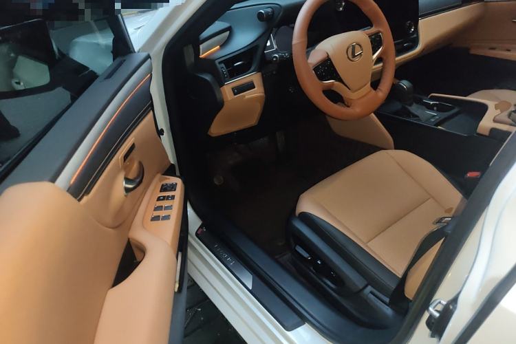 Used Lexus ES 2025 200 Premium Edition
