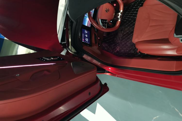 Used MG Cyberster 2024 520 km Legendary All-Wheel-Drive Version
