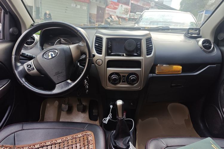 Used Great Wall M4 2012 1.5L Manual Luxury Version Center Console