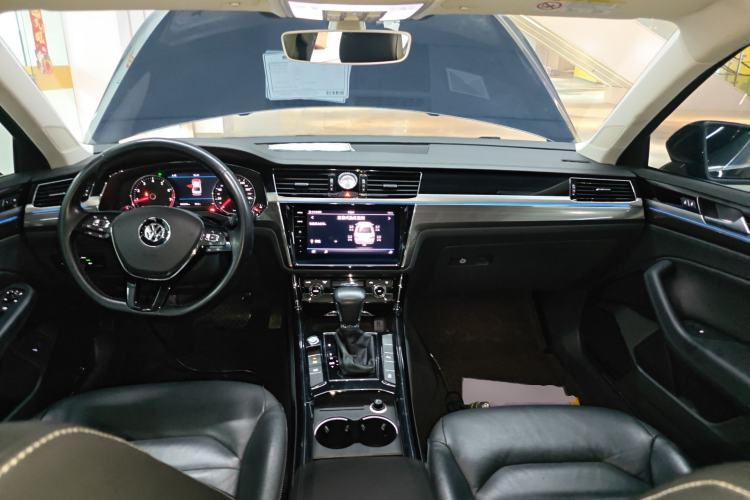 Used Volkswagen Phideon 2019 380TSI Two-Wheel Drive Business Edition China VI Standard
