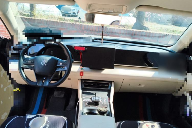 Used BYD Qin L 2024 DM-i 80KM Leading Model Center Console