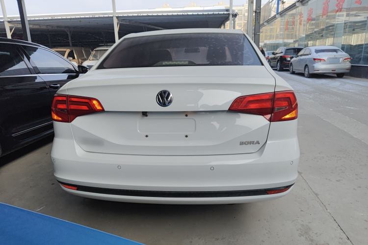 Used Volkswagen Bora 2017 1.6L Automatic Fashion Model